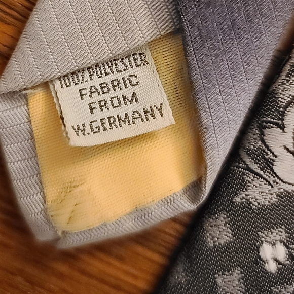 The Mens Shop J.C. Penny Black Silver Red Tie - Picture 8 of 8